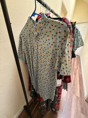 Tailor & Twirl Candy Corn Men’s Button Down Shirt Size L Blue Short Sleeve